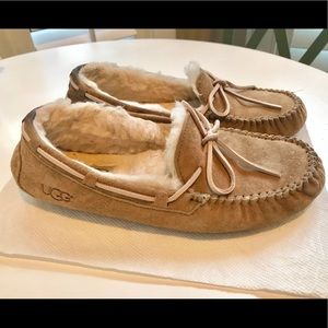 Ugg Dakota Slippers - size 9
